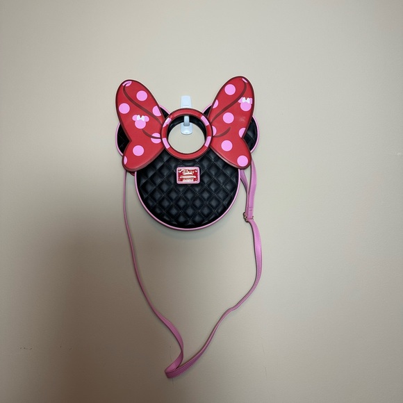 Loungefly Disney Minnie Mouse Quilted Bow Head Large Crossbody Bag - Picture 1 of 4